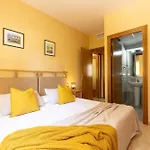 Uhc Golden Pineda Apartments