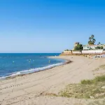 Cosy Apartment With Direct Access To The Sea