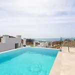 Middle Views Luxury Sea Escape