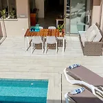 Casa Mediterranea Con Piscina Privada En Palamos