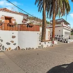 La Escuela De La Sorrueda By Villas Rivero