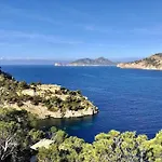 Sea-View Villa Near Port