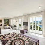 Sea-View Villa Near Port