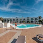 Momis House Corralejo Dunas piscinas bicicletas vista Parque Natural