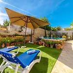Holiday Home Can Canto