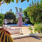 Finca Craig, Spacious Farmhouse With Amazing Garden And Private Heated Pool