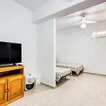 Gorgeous Home In Santa Pola With Wifi
