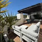 Shanti Sea View Apartment