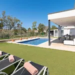 Beach Villa Cosins 1 Mel By Sealand Villas