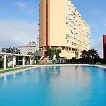 Apartamento 1ra Linea piscina y parking