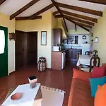 Relajate En Un Entorno Acogedor Con Vistas Y Bbq