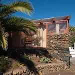 Relajate En Un Entorno Acogedor Con Vistas Y Bbq