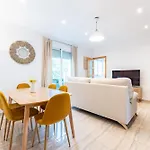 Amazing City Center Apartment