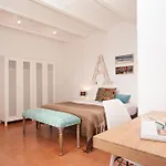 Click&Flat Europa Fira Apartments