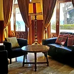 Mansion Alhamar - 2 Bedroom, Frontline Beach, Mountain Views, Full Size Pool, Tennis Courts, Close To Shops, On-Site Bar & Chiringuito