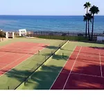 Mansion Alhamar - 2 Bedroom, Frontline Beach, Mountain Views, Full Size Pool, Tennis Courts, Close To Shops, On-Site Bar & Chiringuito