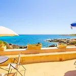 Authentic Fisherman\'S House On The Seafront