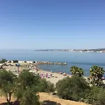 Vista Mar. Playa Cerca.