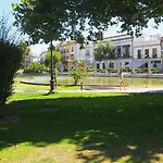 Casa Valientes B - Free Private Parking, Patio, Wifi & Ac
