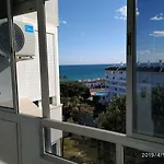 Apartamento en urbanización Algaida en primera línea de playa