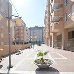 Moderno apartamento frente a la playa y el centro