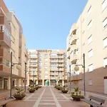 Moderno apartamento frente a la playa y el centro