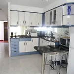 bonito apartamento en roses zona familiar