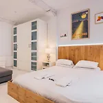 Plaza Nueva Apartment By People Rentals