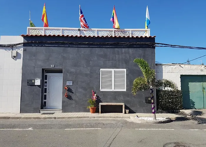 Rickaty Lodge Bed And Breakfast, Airport Hotel, Hotel De Aeropuerto, Las Palmas Airport, Gran Canaria Airport, Lpa, Spain