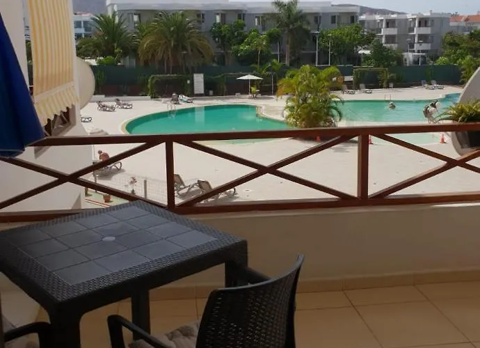 Large Studio Apartment With Lovely Terrace And Wifi