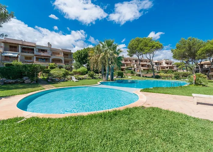 Apartamento JARDIN REY COLAU con piscinas y vistas al mar, 100m de la playa Cala Marsal