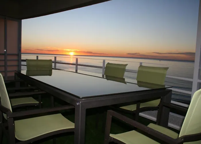 Apartamento En Primera Linea/Beachfront Apartment