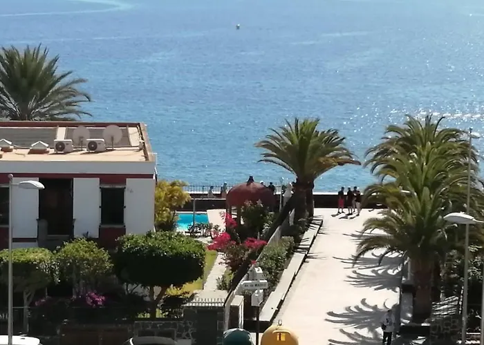 Luxury Apartment In Front Of The Beach