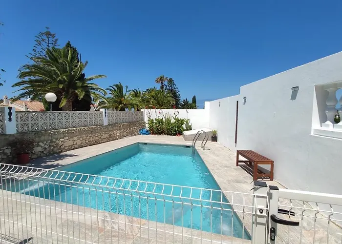 Calma Holiday Home