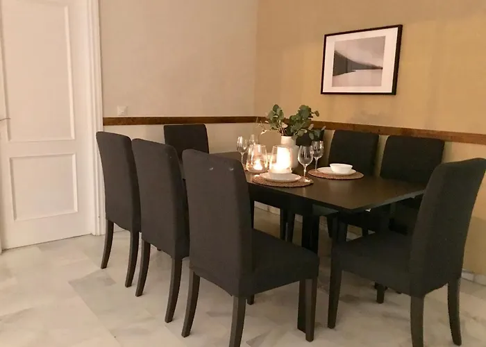 Large And Elegant In Puerto Banus With Pools And Paddle