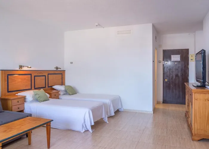 Pyr Aparthotel studio