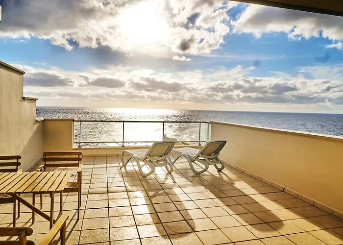 3Bdr + 2Bath Ocean View Apartment