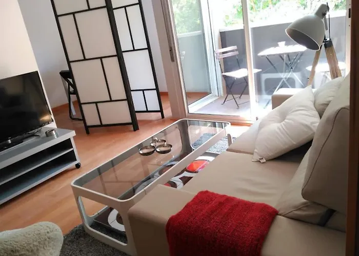 Stylish Flat, 2 Bathrooms And Swimming Pool, Next To The Beach!
