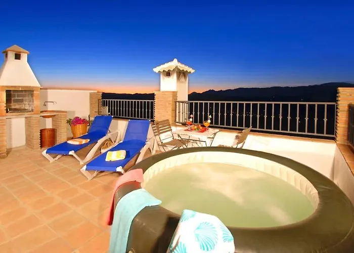 Casa Jose Comares -Beautiful Village House- Jacuzzi Included-Views-Bbq-Aircon-Wifi