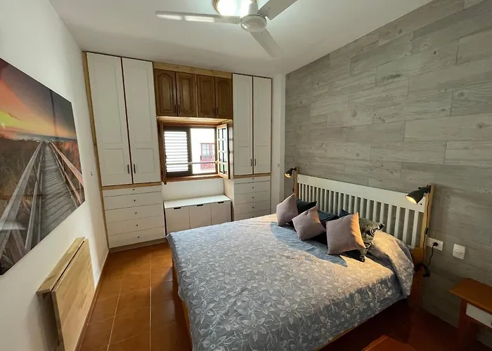 candelaria vacaciones centro, playa 20 metros, in center holidays beach at 20 meters