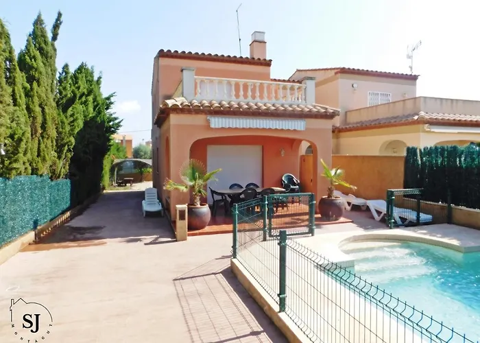 Agradable Casa Con Piscina En Les Tres Cales