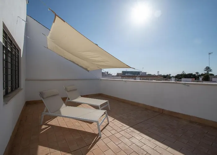 Apartamentos La Araucaria - Cadiz