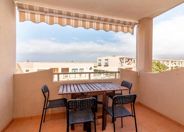 Apartamento en La Tejita con Piscina, Terraza y Wifi