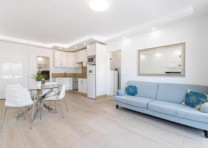 Sun View Apartament - Island Village Heights