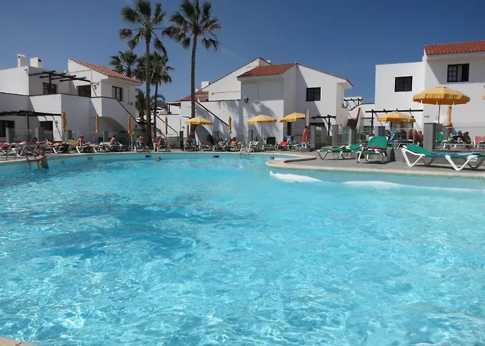 Lovely Newly Refurbished 1 Bedroom Flat Minutes From Sandy Beach,Private Terrace