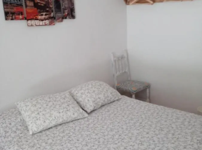 Habitación con patio en piso compartido