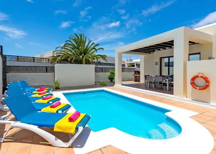 Villa Veraniego by Villa Plus