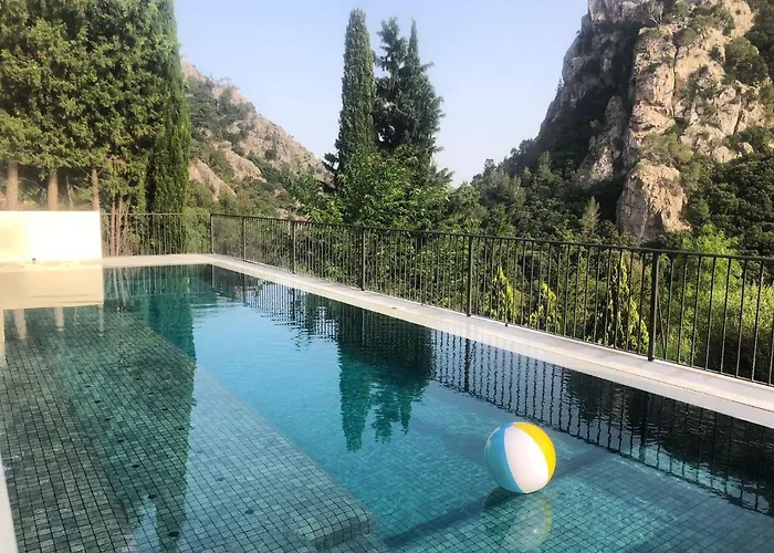 Villa Sestret By LeMón Holiday