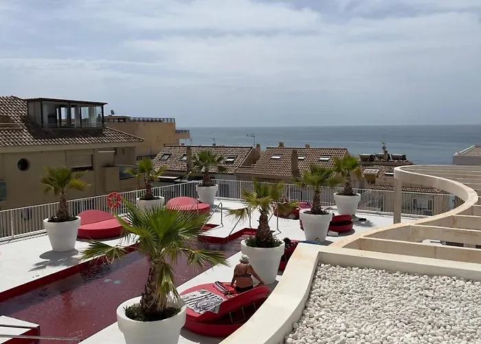 2Bedroom Beach Front Unit Wave Collection