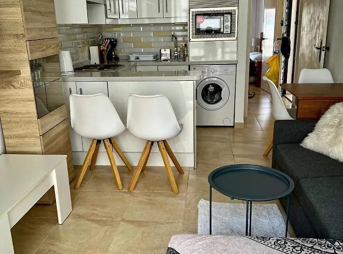 Lovely 1Bedroom Renewed Apartment With 3 Pools